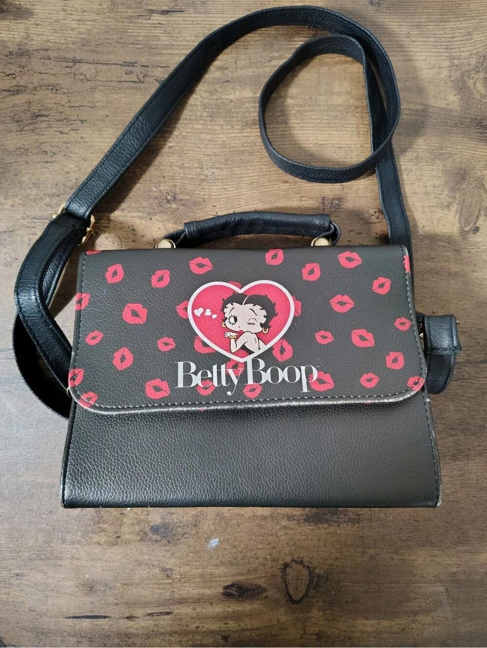 Rare CROSS OVER BODY BETTY BOOP Heart Wink Kisses Black PURSE Square Vegan Faux